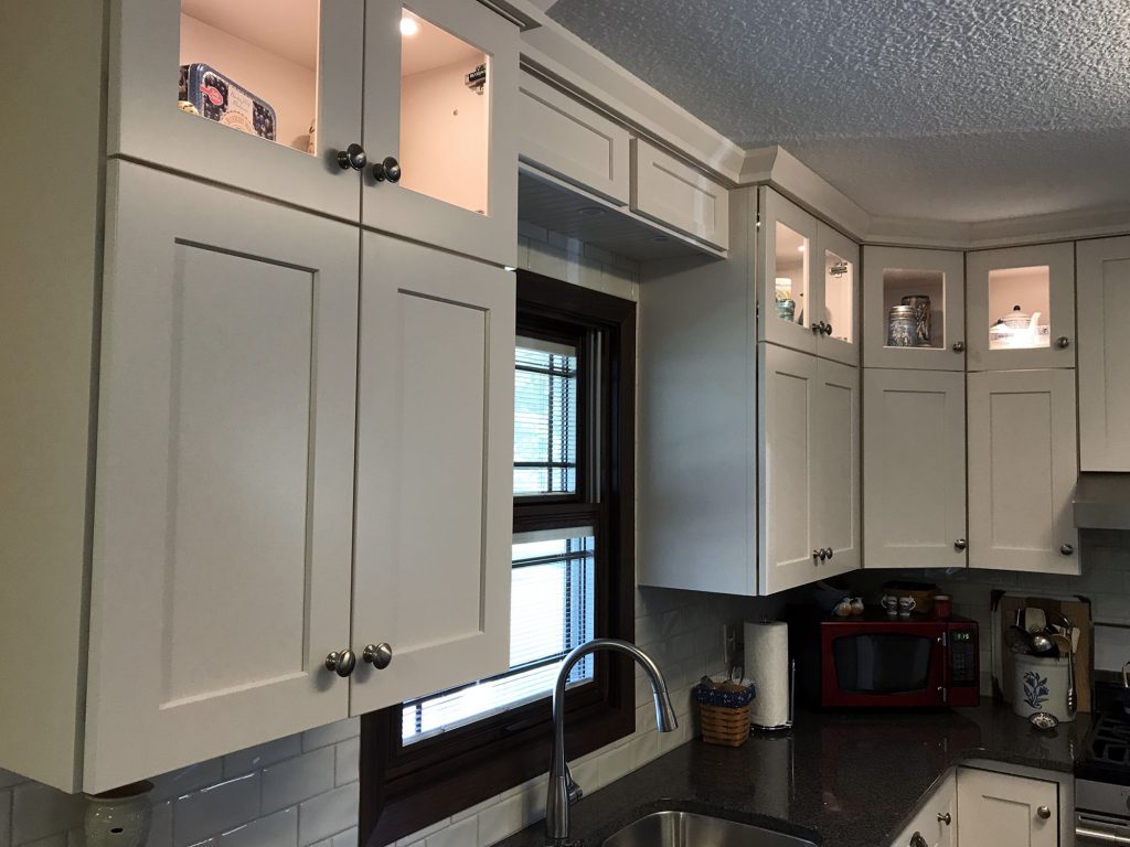 White Shaker cabinets, display uppers